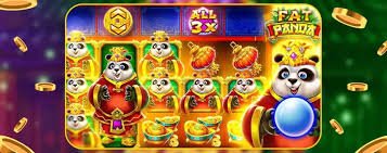 Antarmuka permainan Three Card Poker di aplikasi niu toto menampilkan dealer dan kartu pemain